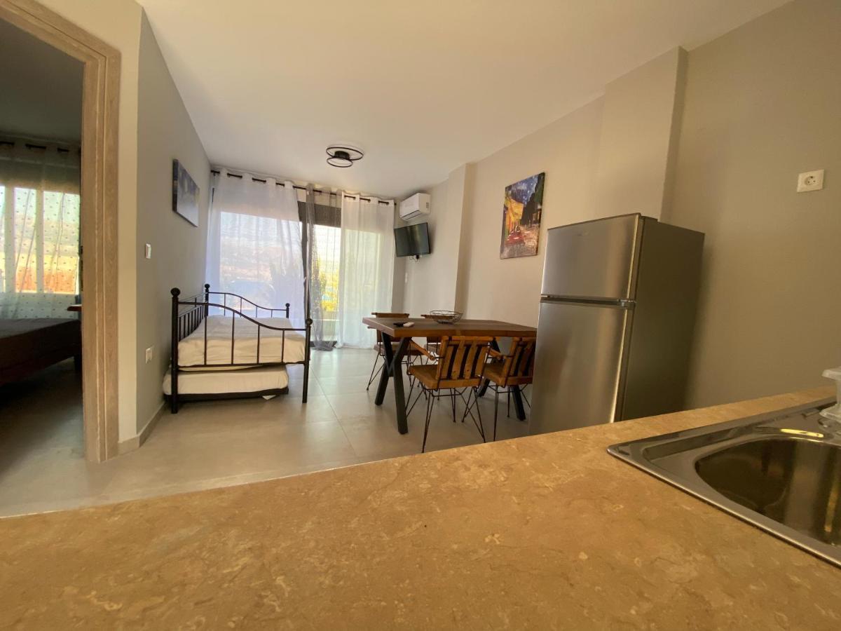 Mirovigli Family Rooms Lépedha Екстериор снимка