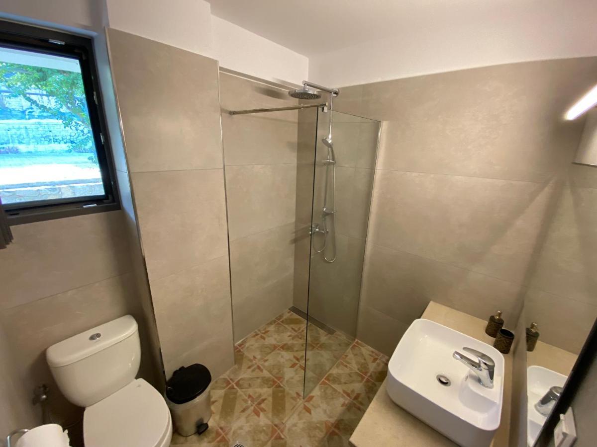 Mirovigli Family Rooms Lépedha Екстериор снимка