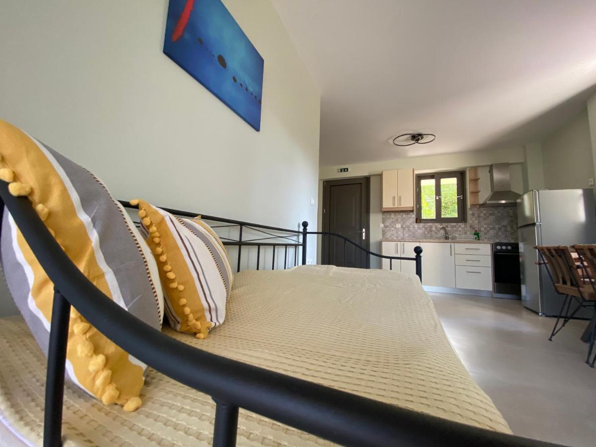 Mirovigli Family Rooms Lépedha Екстериор снимка